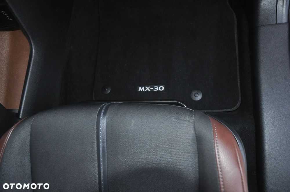 Mazda MX-30 e-SKYACTIV MAKOTO - 32