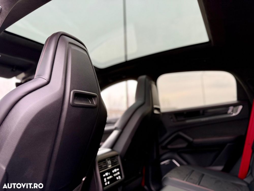 Porsche Cayenne Coupe GTS Tiptronic S - 22