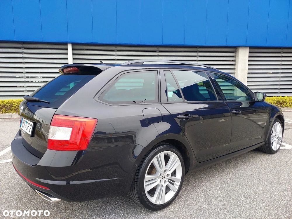 Skoda Octavia 2.0 TDI DSG RS - 8