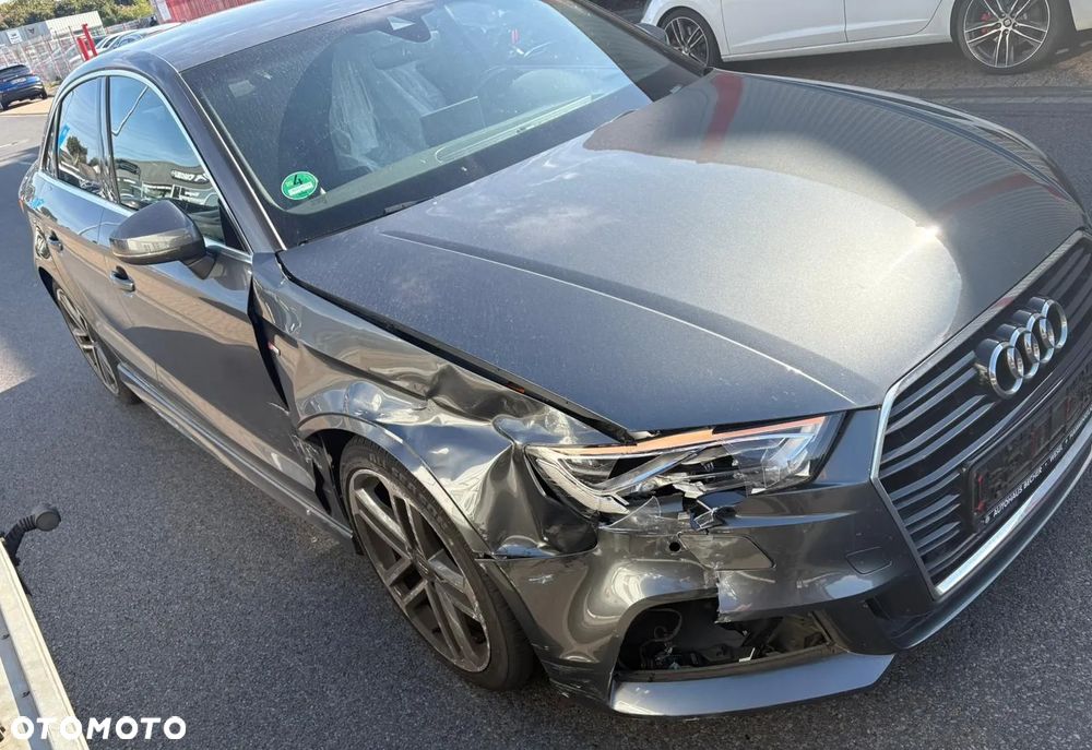 Audi A3 Limousine 1.4 TFSI cylinder on demand ultra Str S line Sportpaket - 2