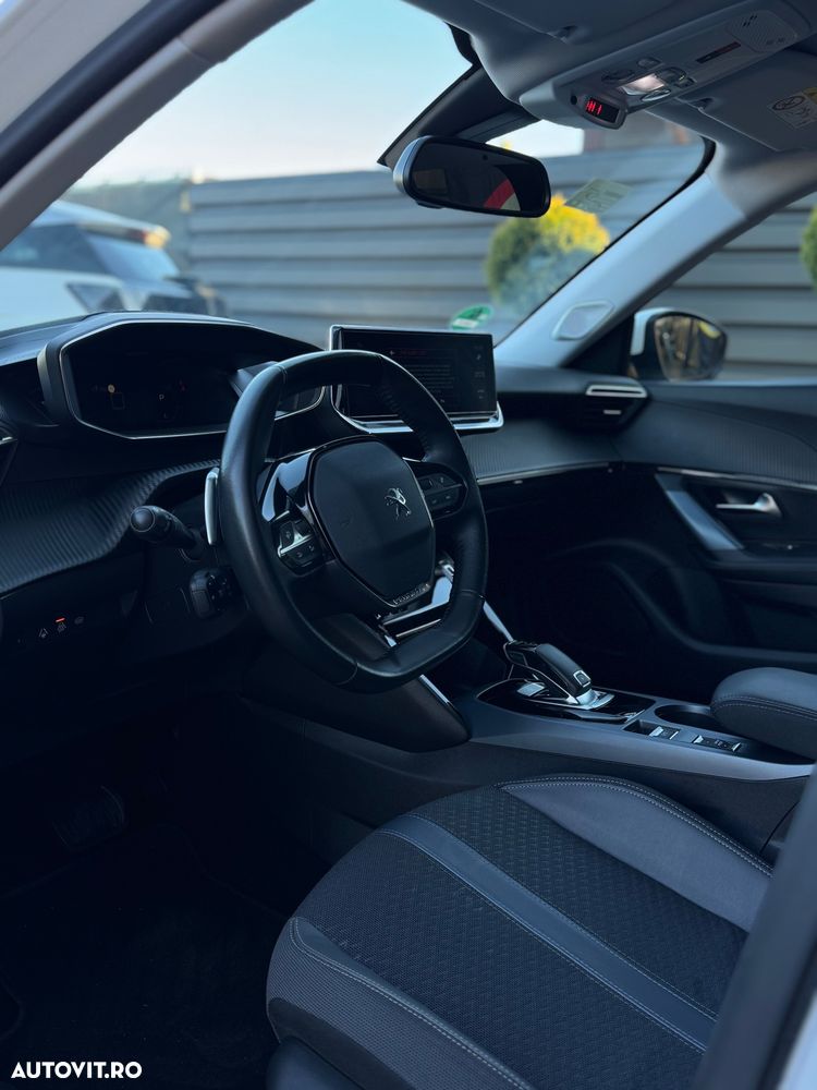 Peugeot 2008 PureTech 130 EAT8 Allure - 7