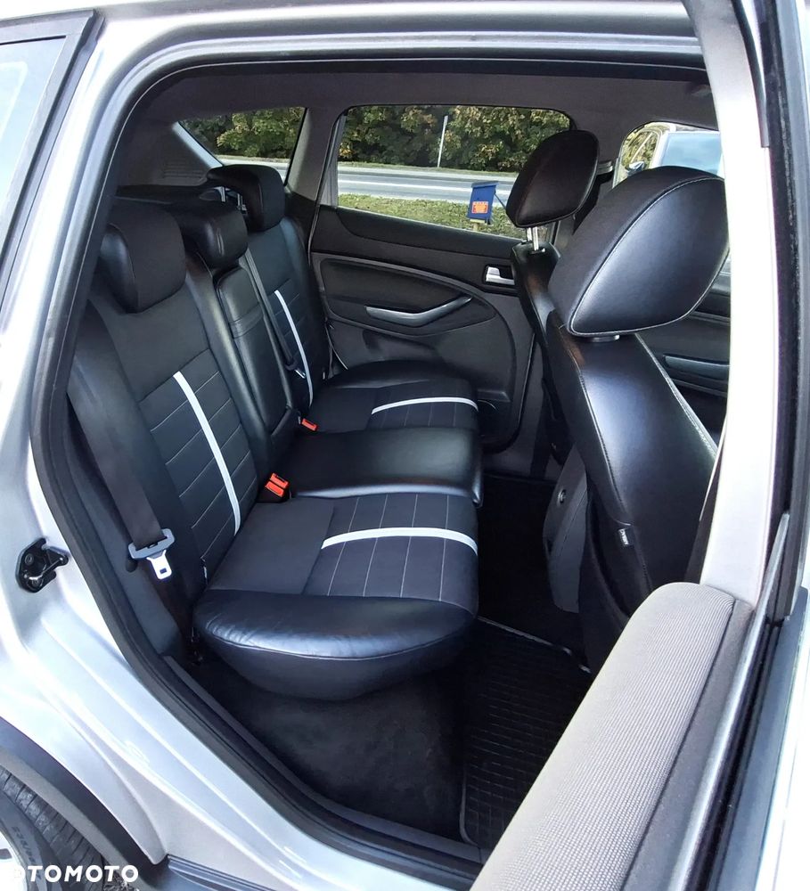 Ford Kuga 2.0 TDCi 2x4 Champions Edition - 21