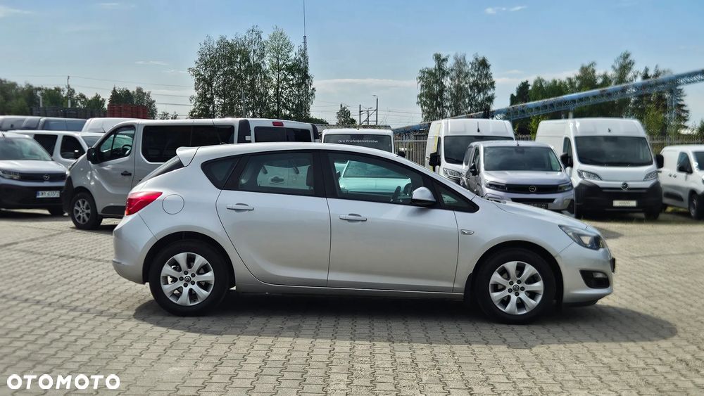 Opel Astra 1.6 Enjoy - 23