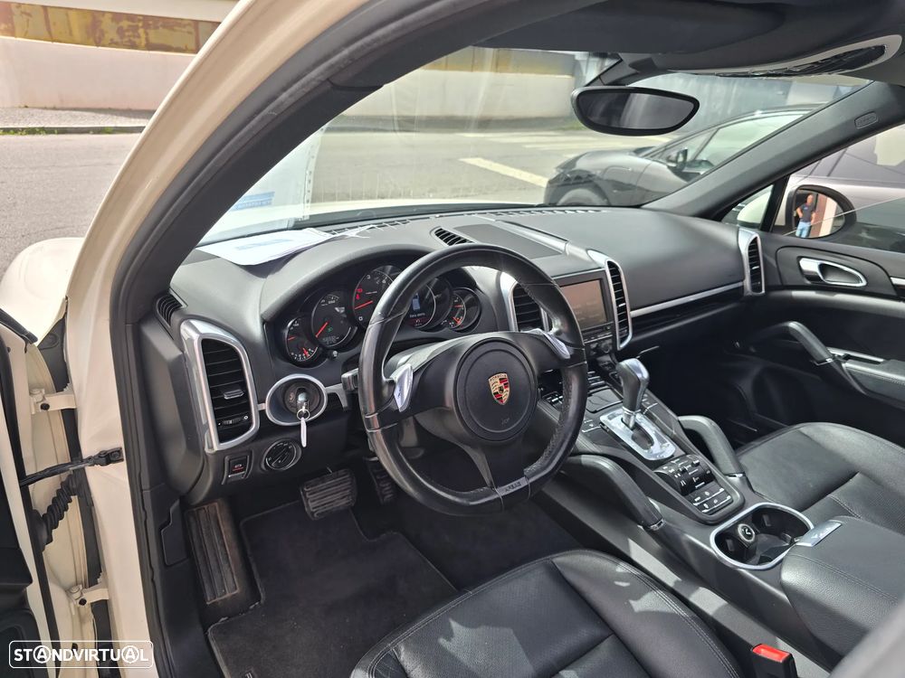 Porsche Cayenne 3.0 V6 - 12