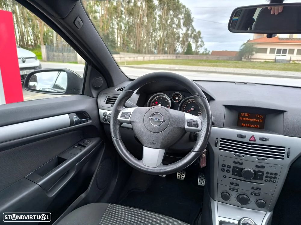 Opel Astra GTC 1.3 CDTI - 23