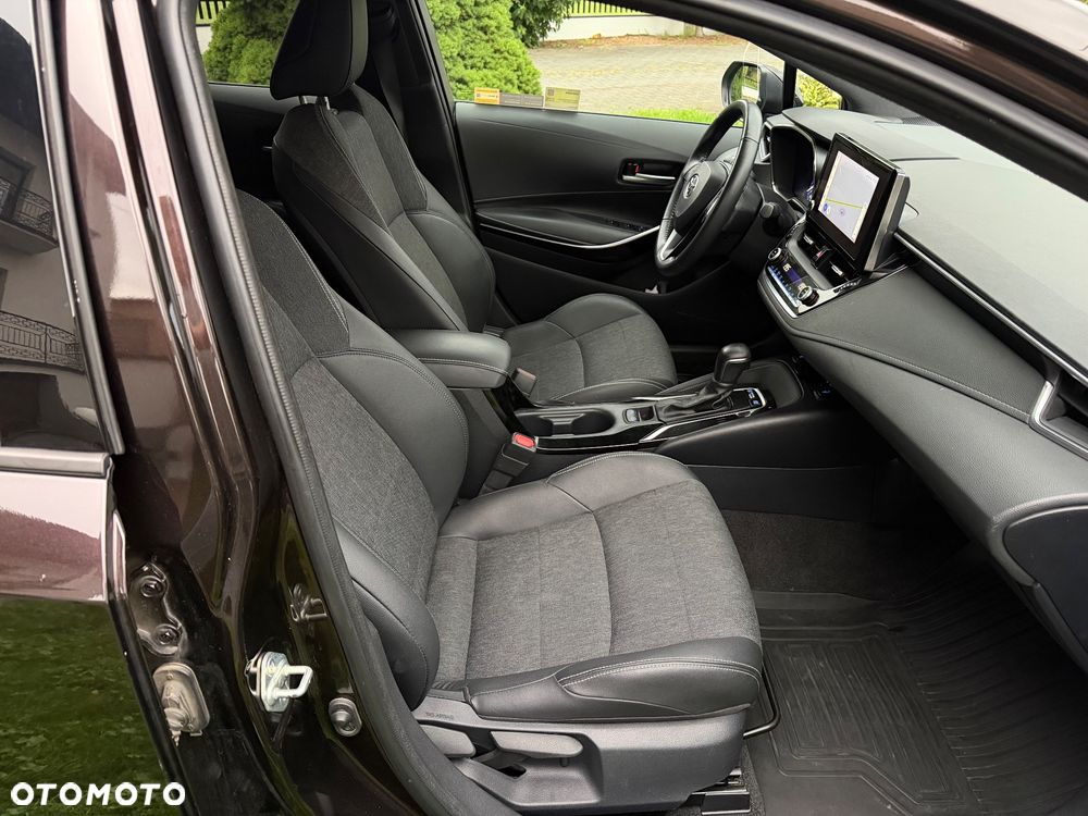 Toyota Corolla 1.8 Hybrid Selection - 28