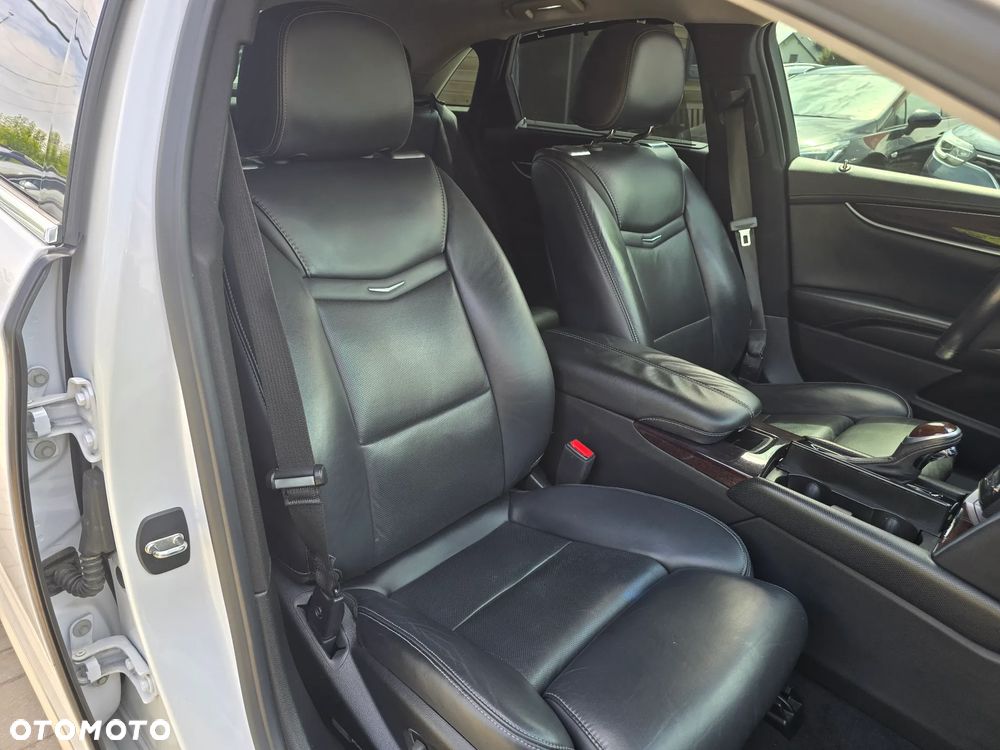Cadillac XTS - 16