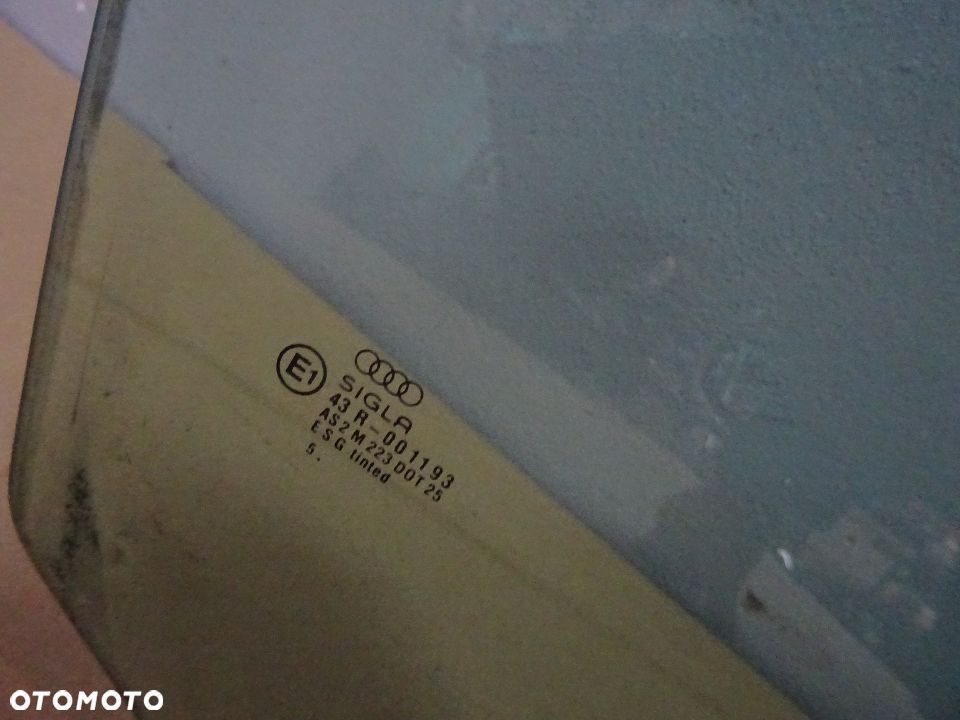 SZYBA BOCZNA DRZWI PRAWY PRZÓD AUDI A4 B5 KOMBI NR1167 - 2