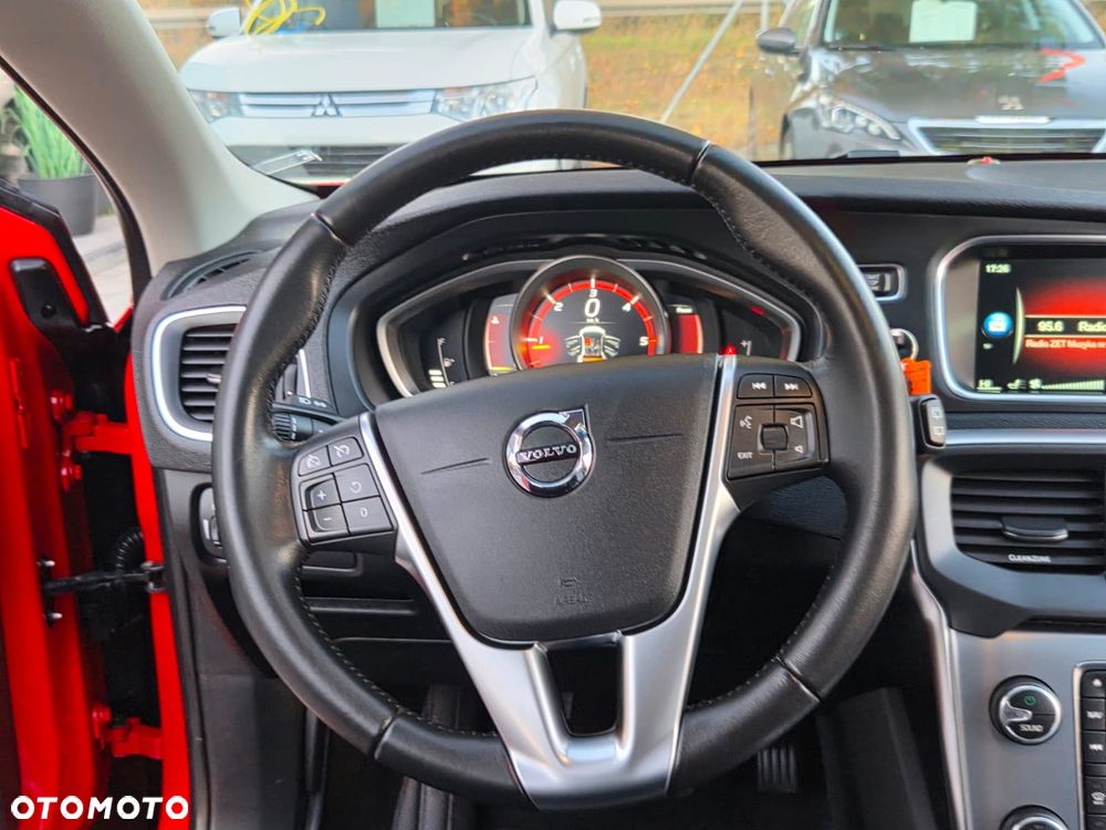 Volvo V40 D2 Kinetic - 19