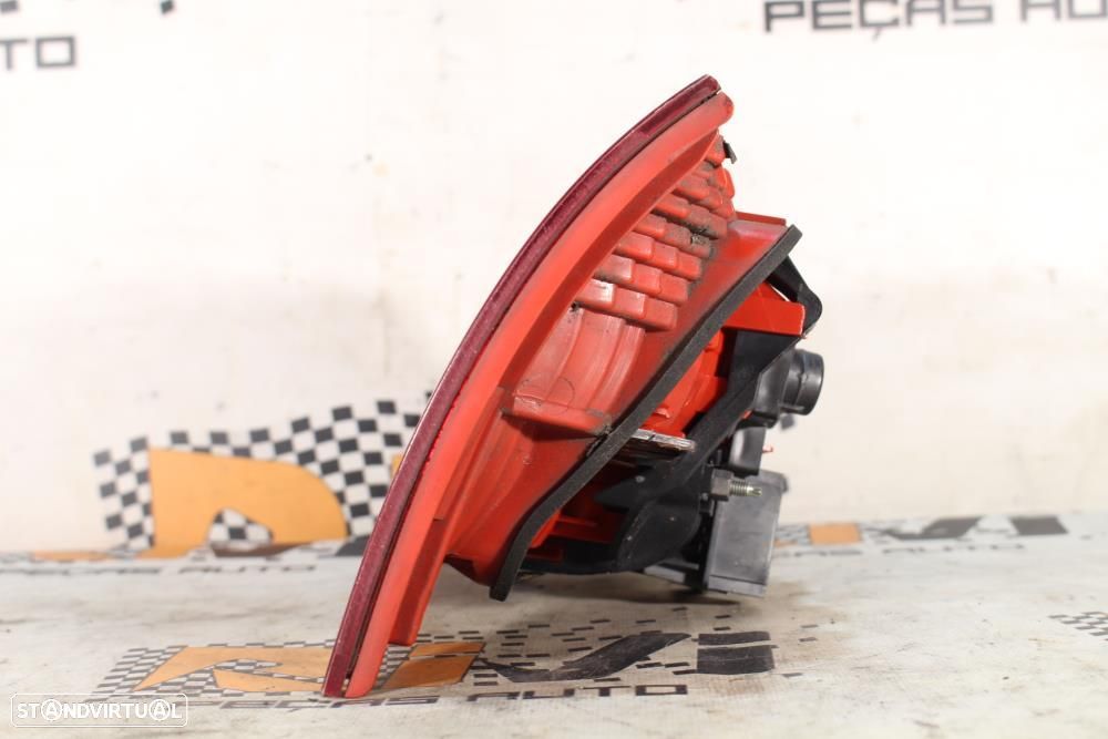 Farolim Direito Audi A6 Avant (4F5, C6)  4F9945094b / 89037748 / Mala - 4