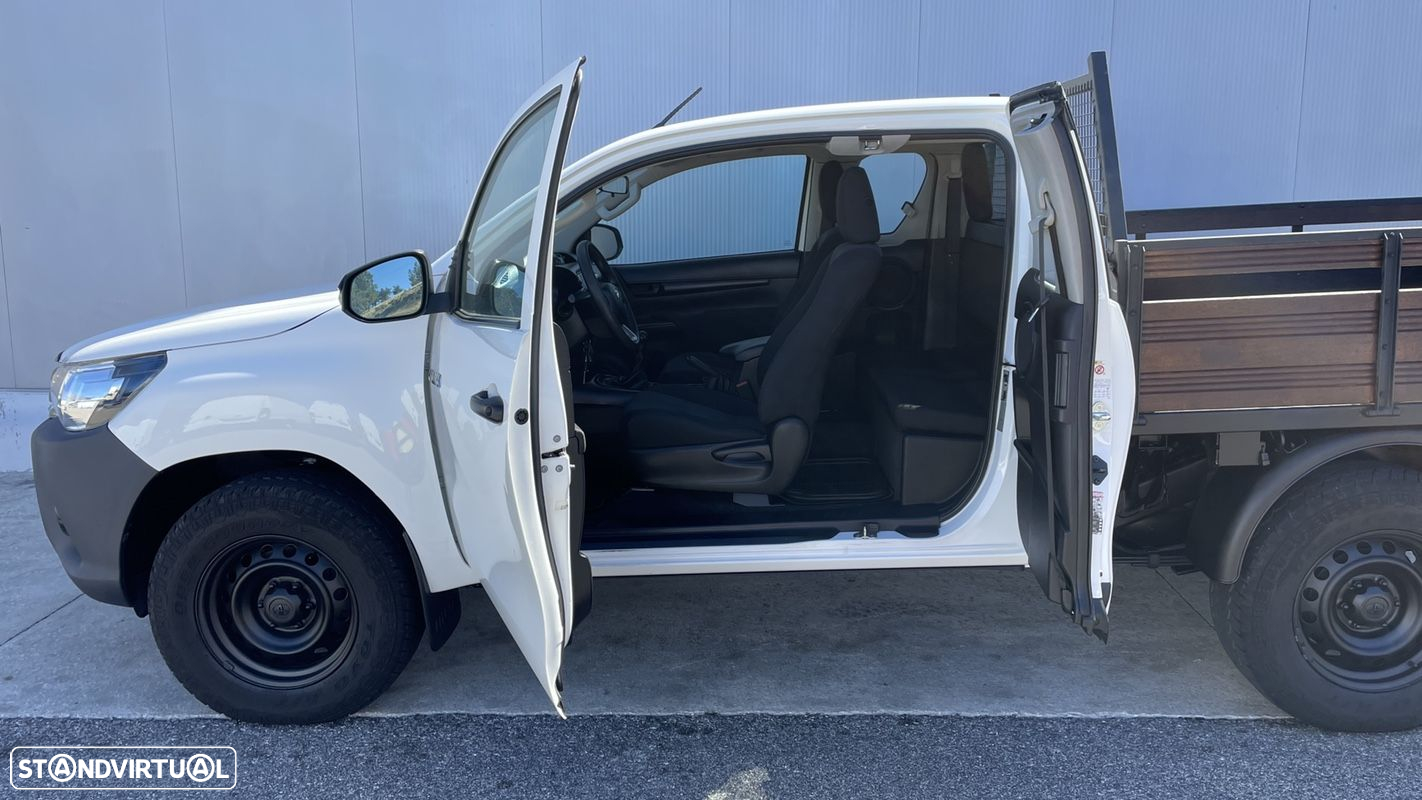 Toyota Hilux 2.4 D-4D 4X2 - 3