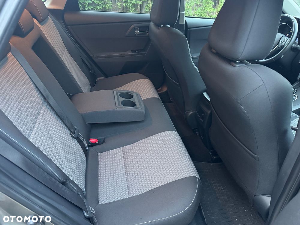 Toyota Auris - 13