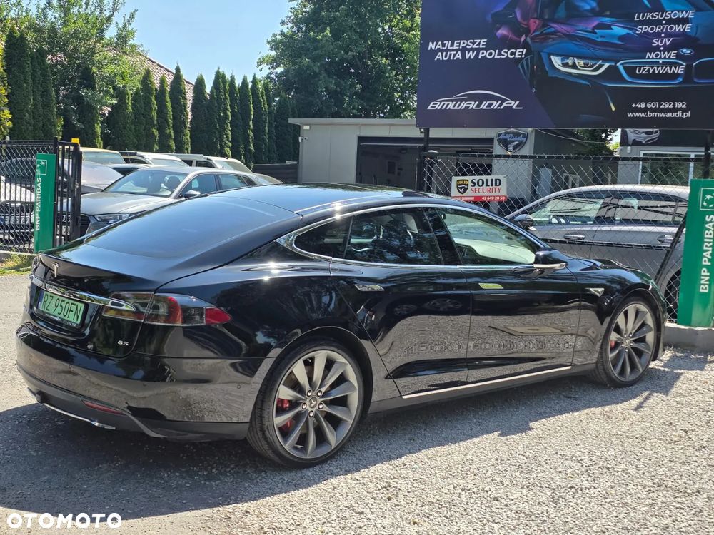 Tesla Model S 85 - 14