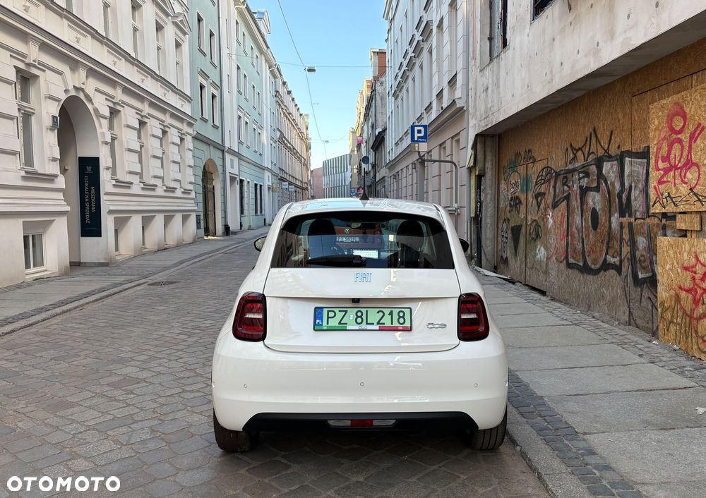 Fiat 500e La Prima - 4