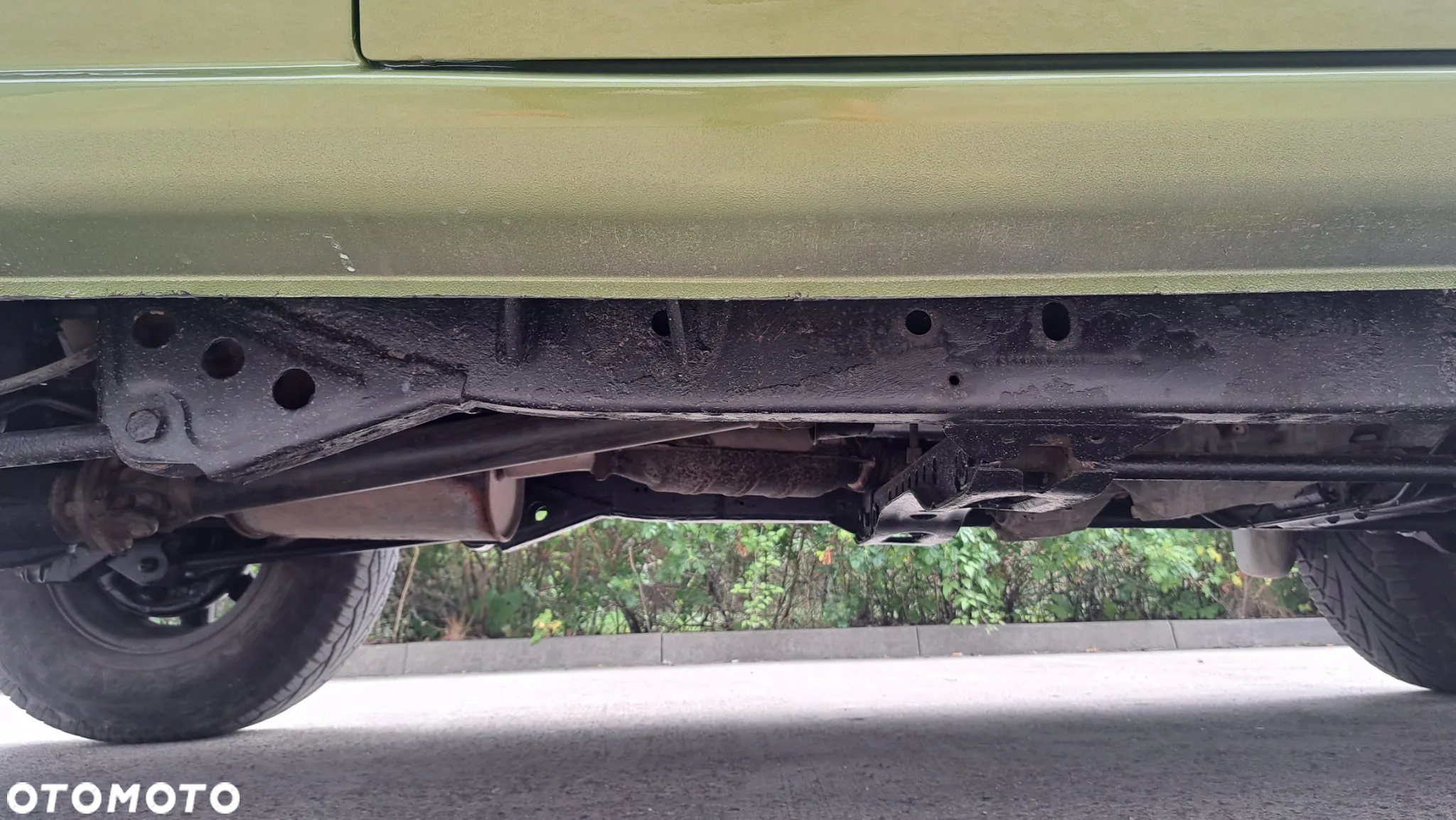 Nissan Terrano II 2.4 SR - 14
