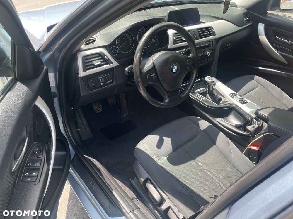 BMW Seria 3 318d Sport Line - 16