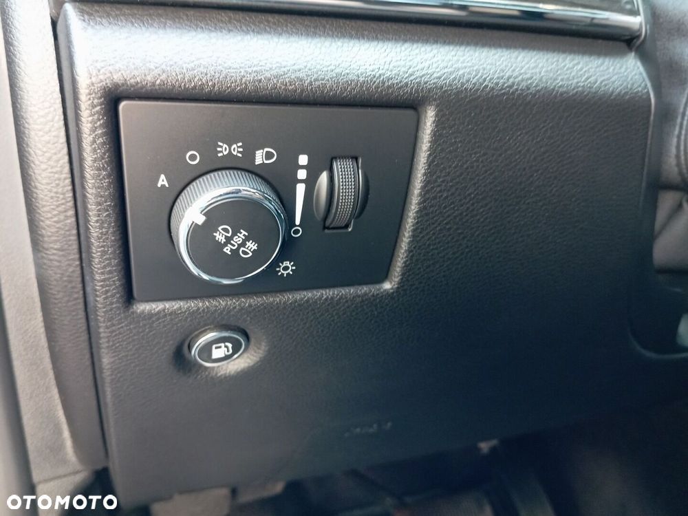 Jeep Grand Cherokee - 22
