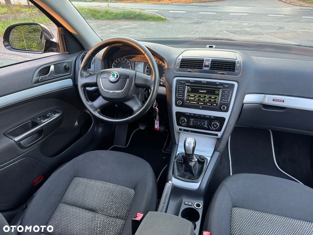 Skoda Octavia Combi 2.0 TDI DPF Scout 4x4 - 24