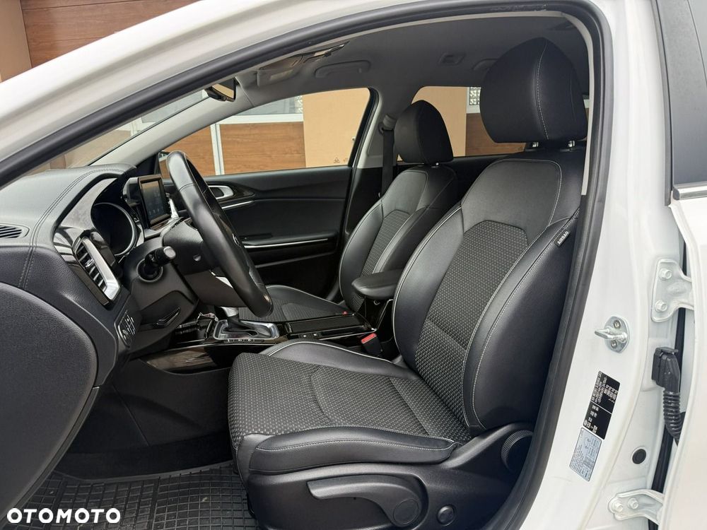 Kia Ceed 1.4 T-GDI L Business Line Plus DCT - 24