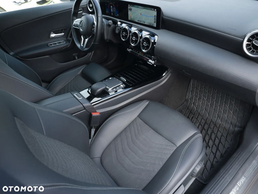 Mercedes-Benz CLA 200 7G-DCT Progressive Line Advanced - 22