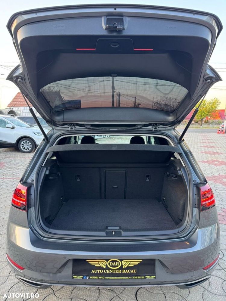 Volkswagen Golf - 11