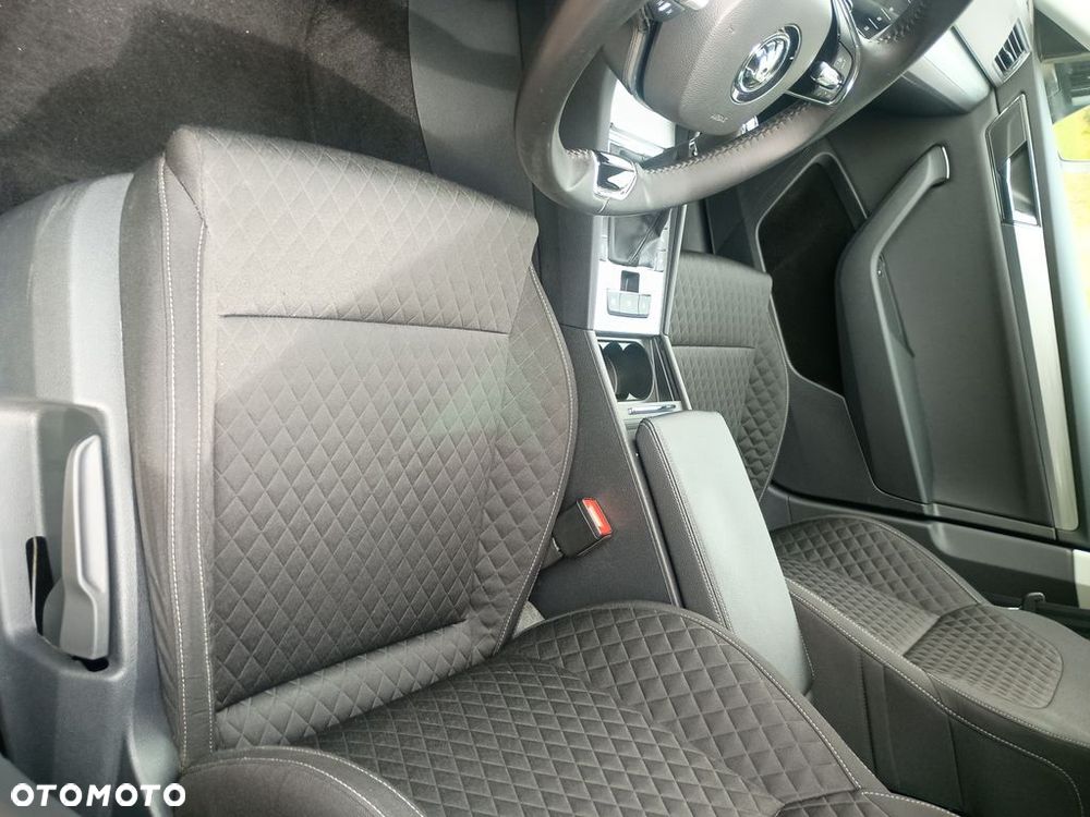 Skoda Superb 2.0 TDI SCR Ambition - 14