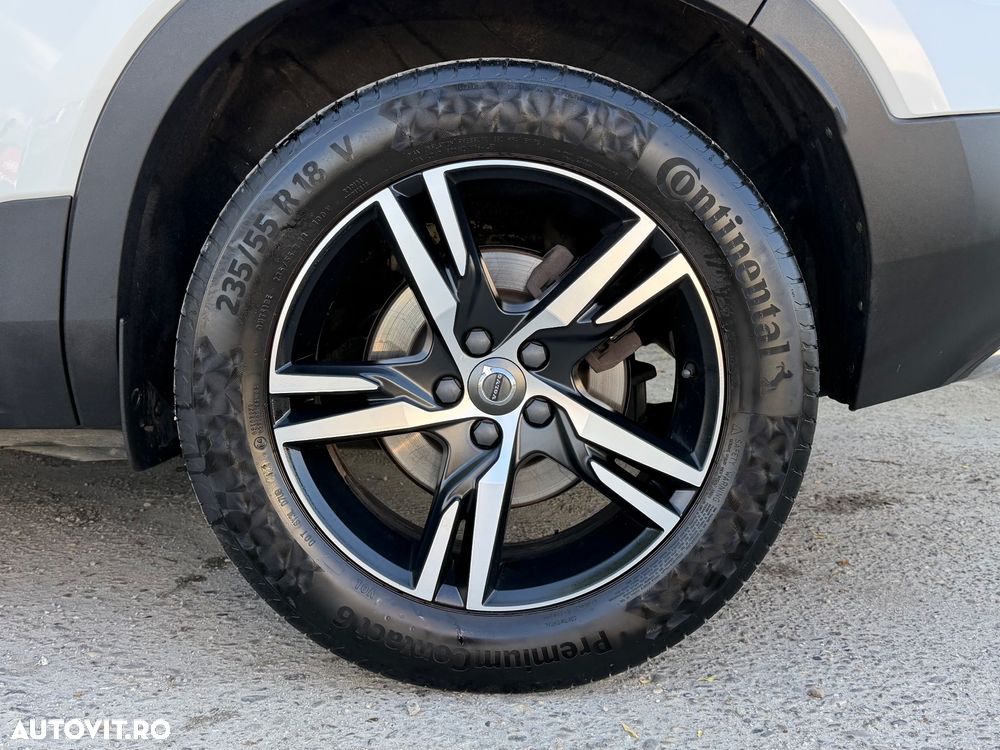 Volvo XC 40 D4 AWD R-Design - 29