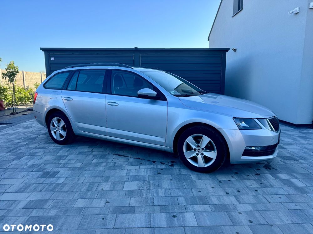 Skoda Octavia 1.6 TDI SCR Ambition - 6