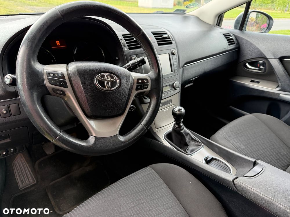 Toyota Avensis 1.8 Sol - 21