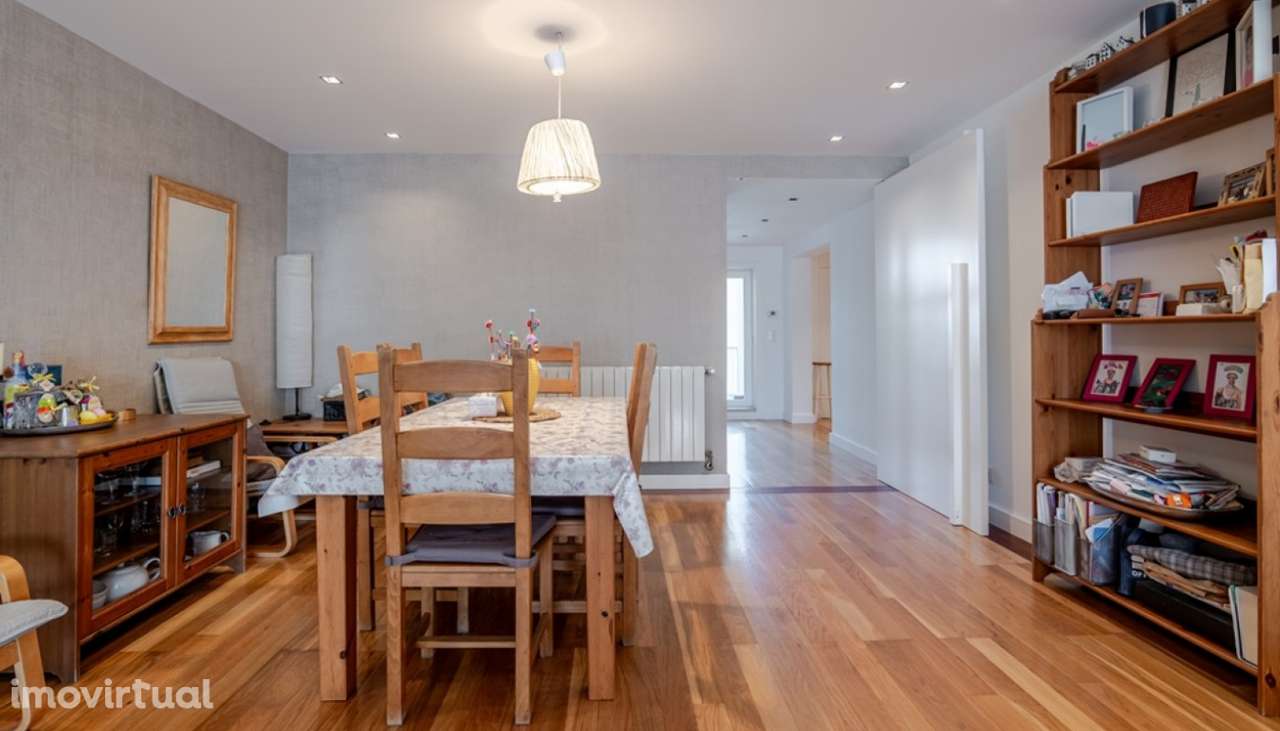 Apartamento T4 com varandas para venda na Foz do Douro no Porto - Grande imagem: 4/22