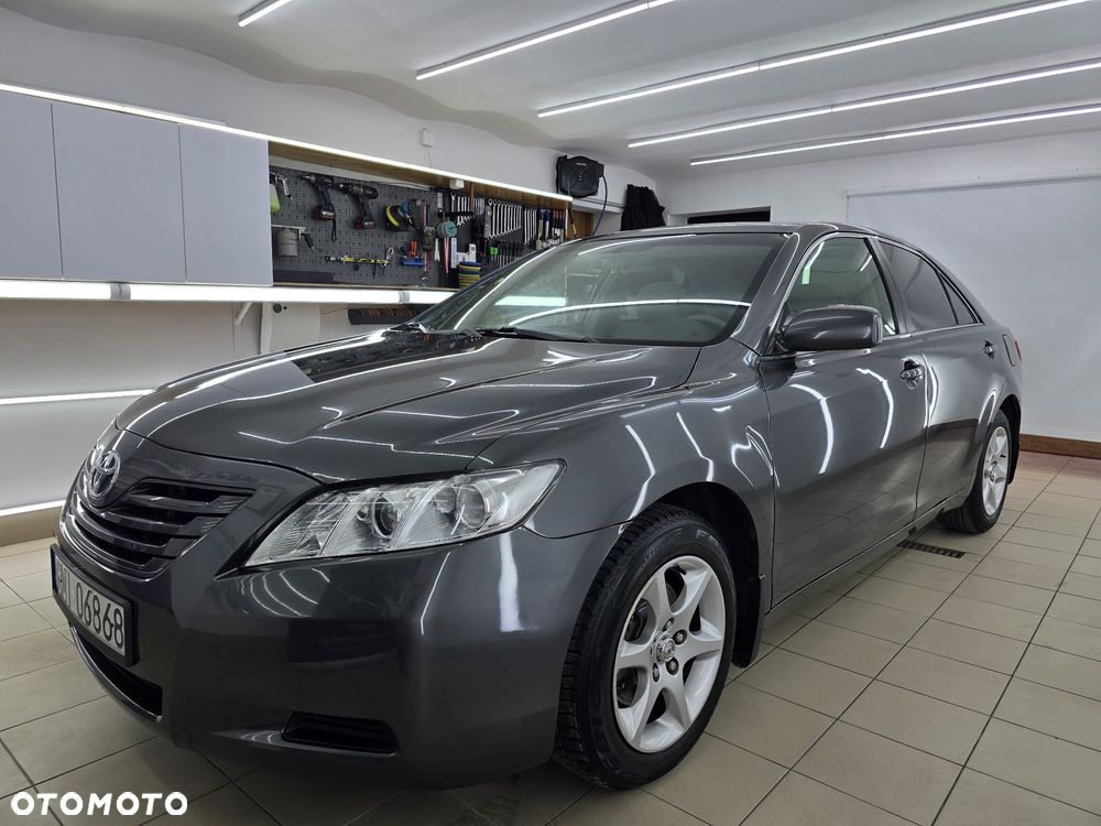 Toyota Camry - 2