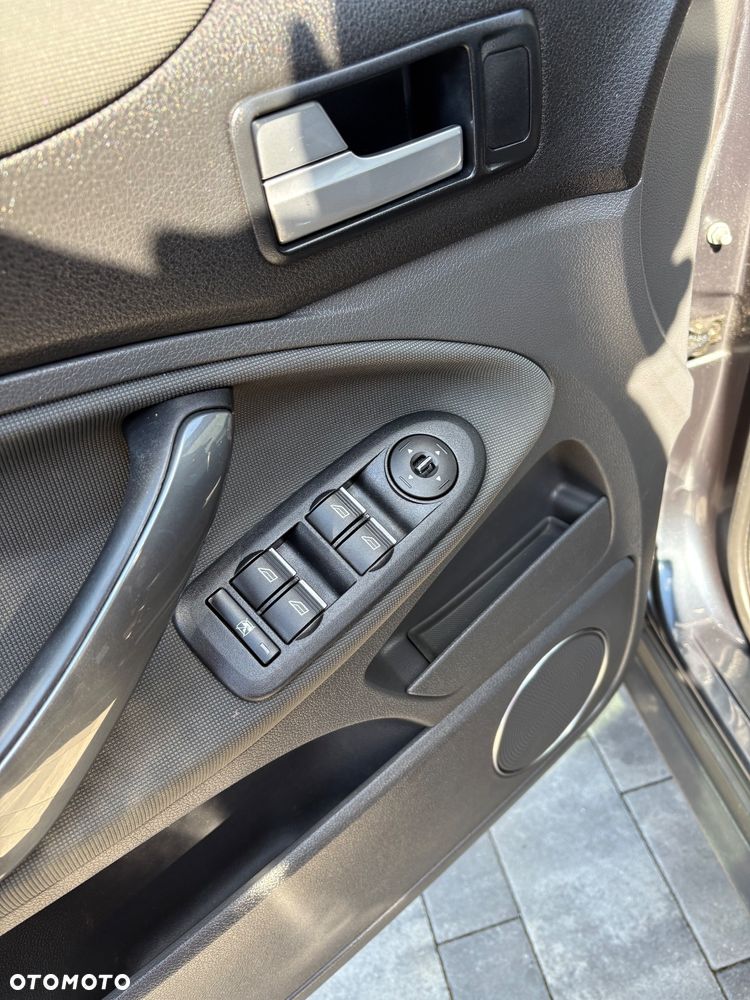 Ford Kuga 2.0 TDCi Titanium - 24