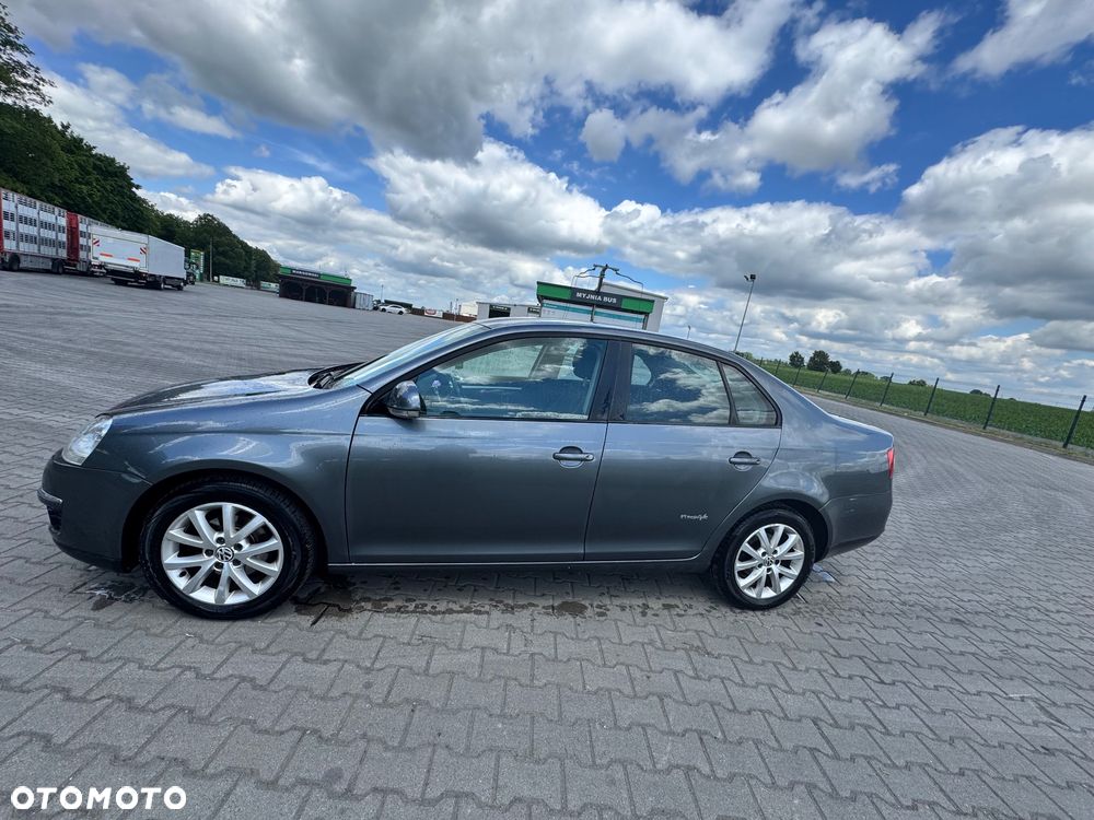 Volkswagen Jetta 1.6 TDI Trendline Optimum - 5