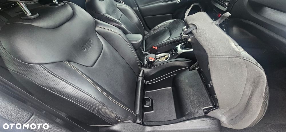Jeep Renegade 1.4 MultiAir Limited - 23