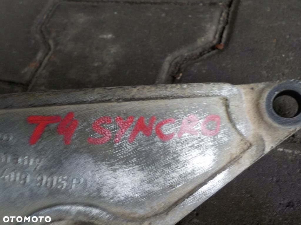 VW T4 2.5 TDI SYNCRO ŁAPA PODPORA PÓŁOSI SKRZYNI BIEGÓW - 3