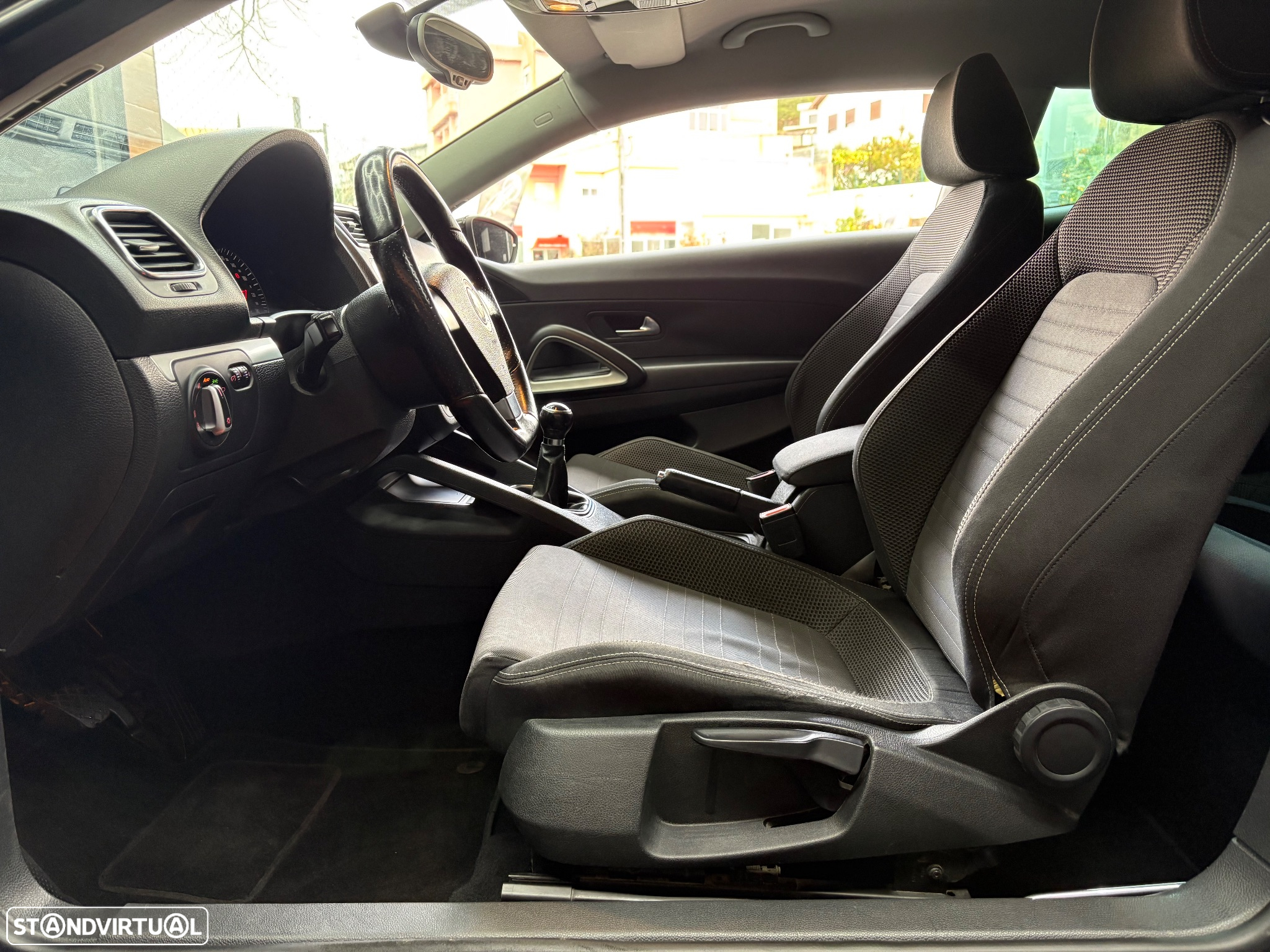 VW Scirocco 2.0 TDI Sport - 27