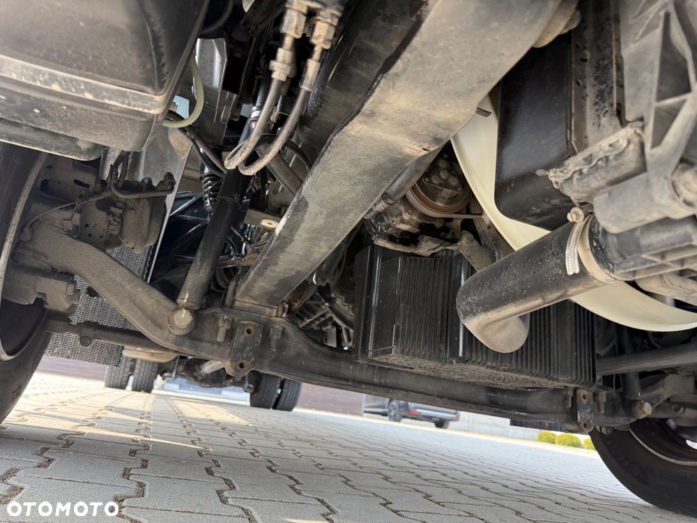 MAN TGL 12.220 / KONTENER + WINDA / 117 000 KM / ROLETA / TYŁ PODUSZKA / Z FRANCJI / STAN BDB / / / - 38