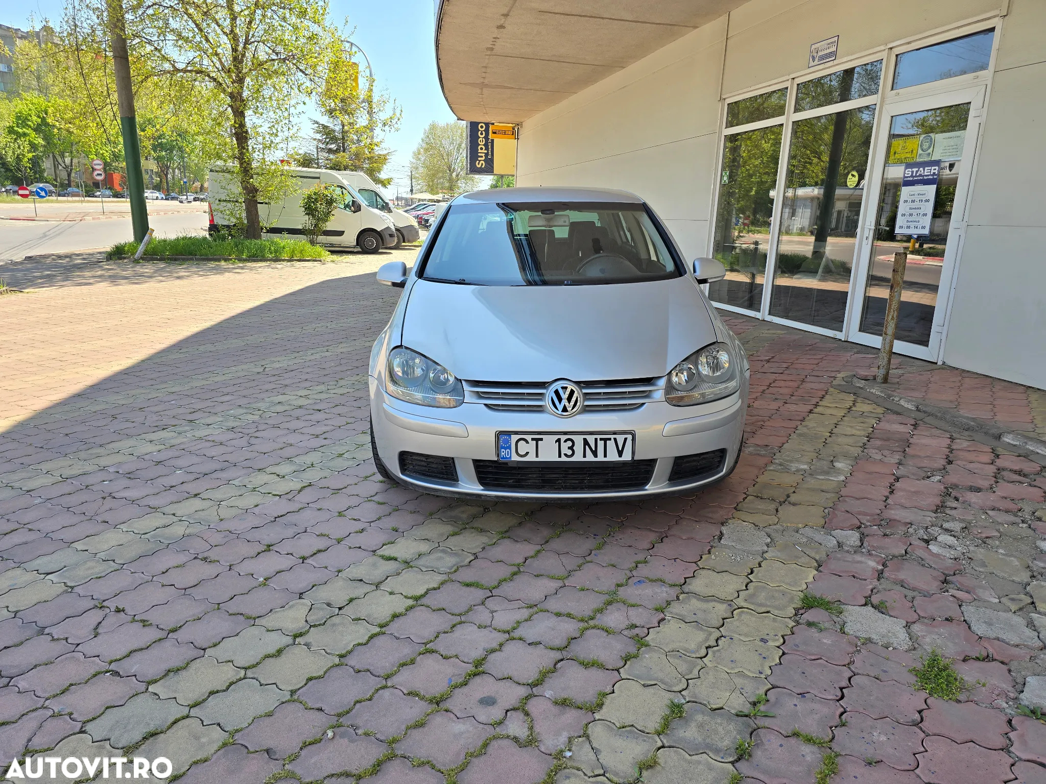 Volkswagen Golf - 2