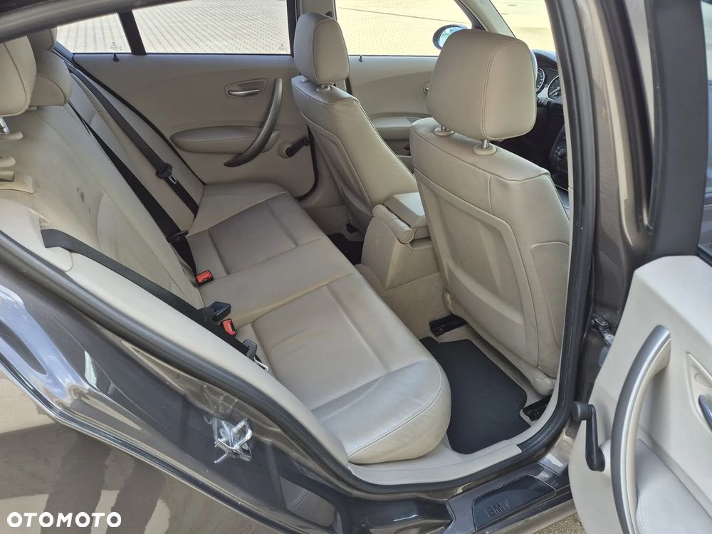 BMW Seria 1 116i - 31