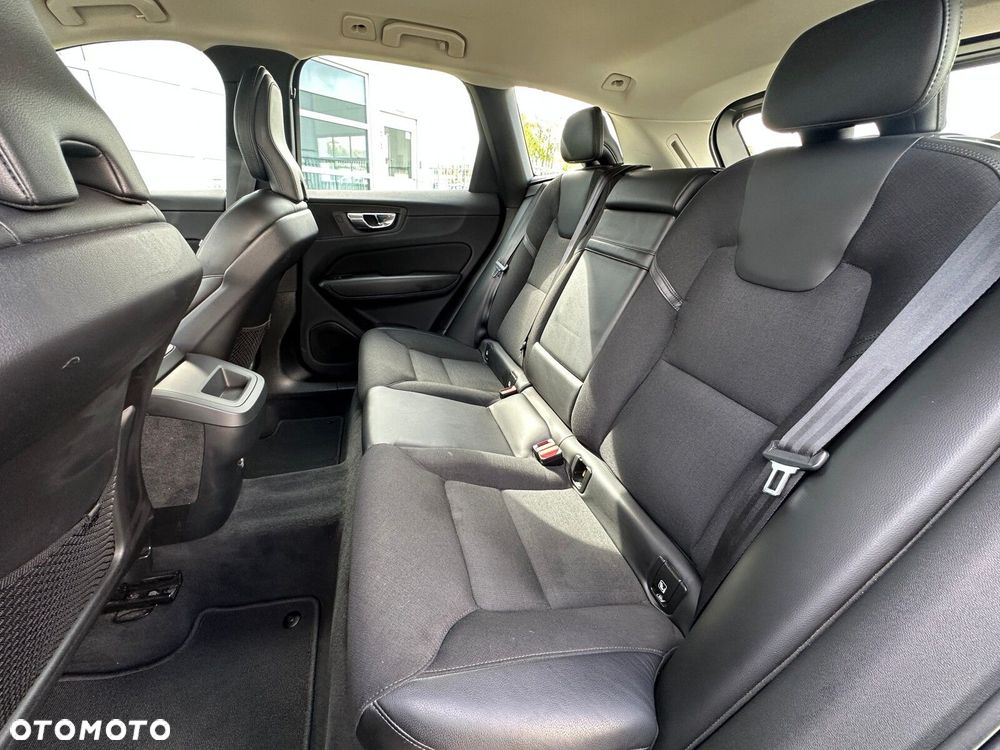 Volvo XC 60 T4 Momentum - 18