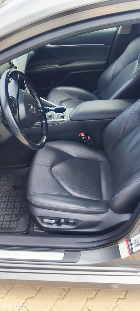 Toyota Camry - 18