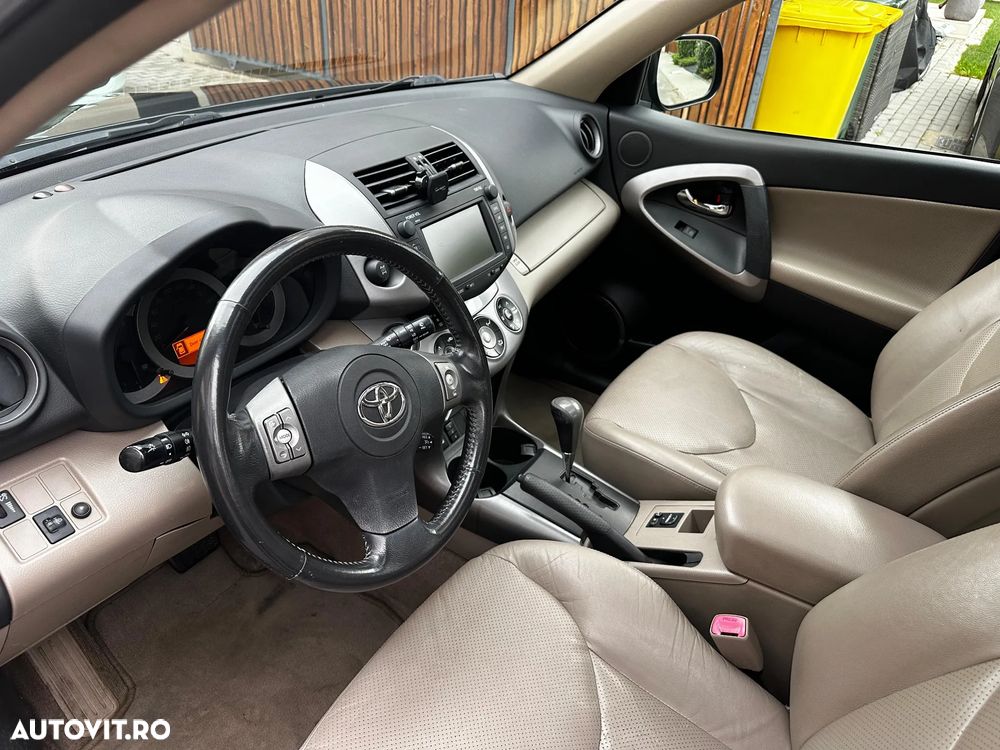 Toyota RAV4 2.0 Aut Luxury City - 10
