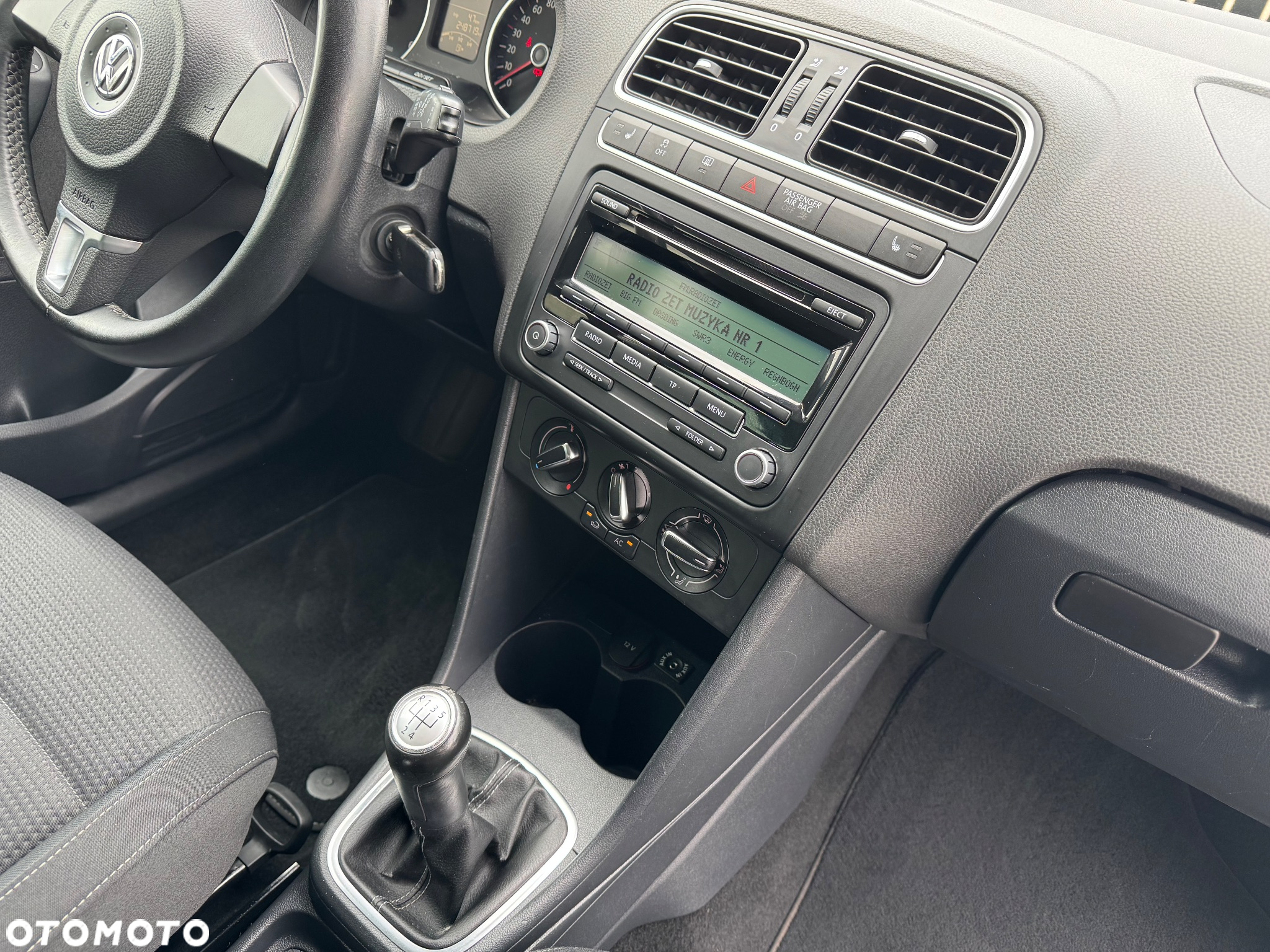 Volkswagen Polo 1.6 TDI Blue Motion Technology Comfortline - 18