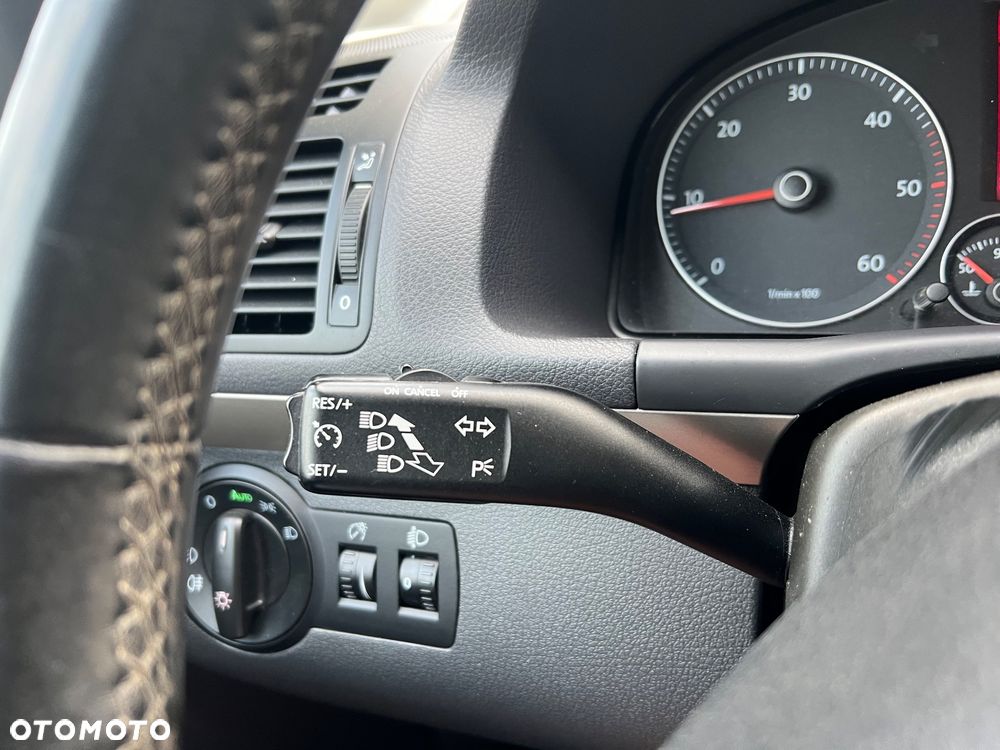 Volkswagen Touran 2.0 TDI Trendline - 38