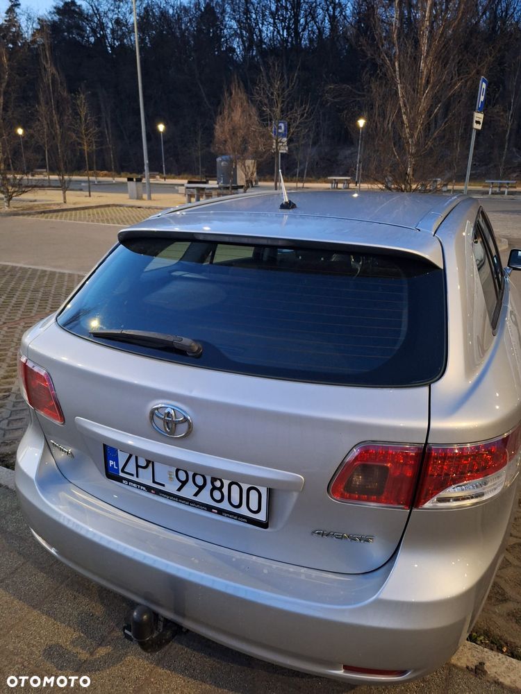 Toyota Avensis 1.8 Luna - 6