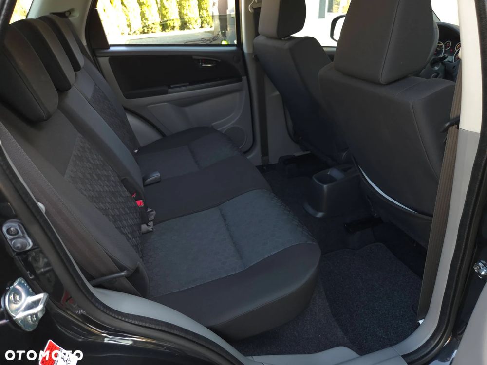 Suzuki SX4 1.6 VVT 4x4 Style - 37