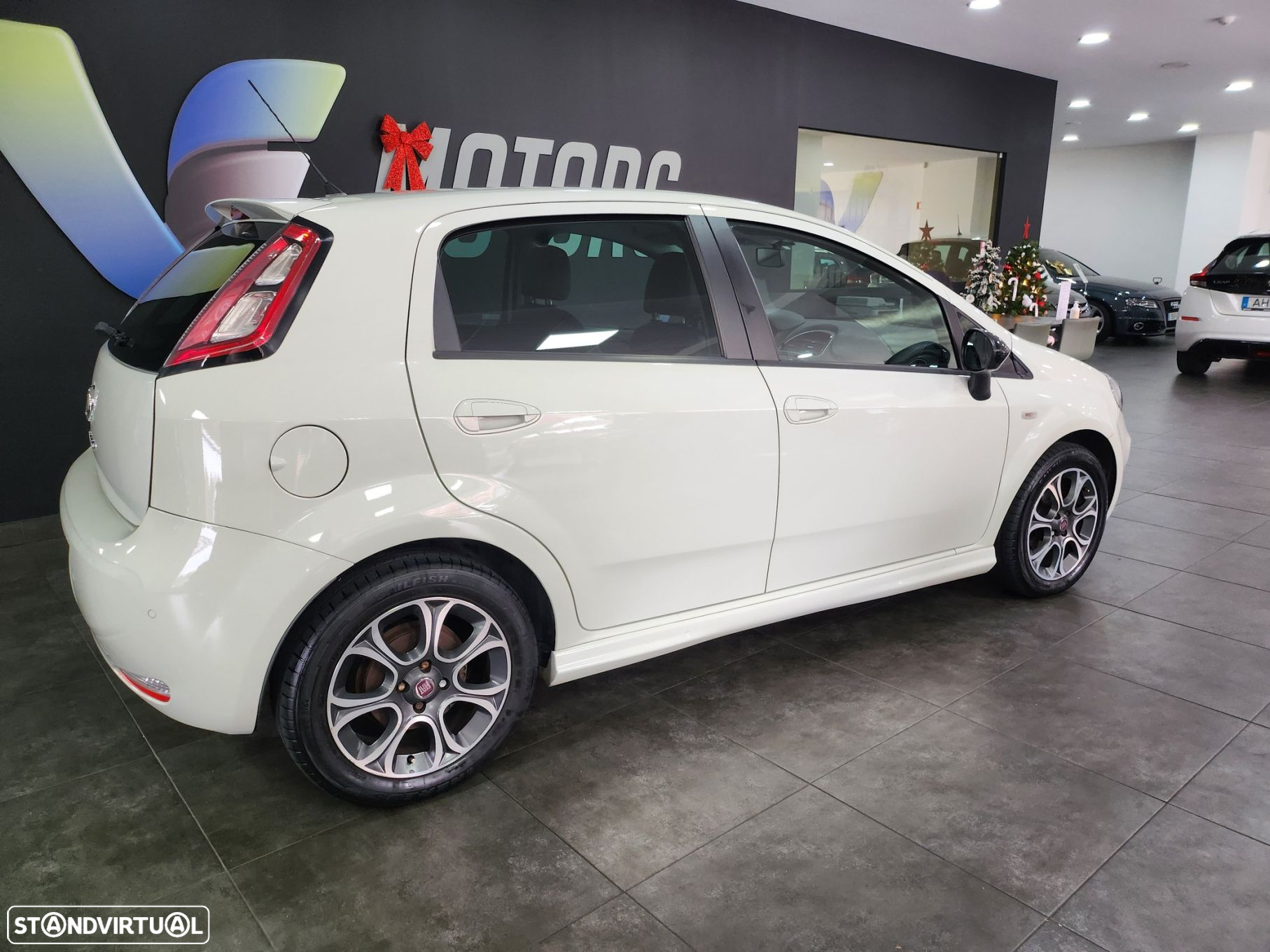 Fiat Punto 1.3 M-Jet Lounge S&S - 3