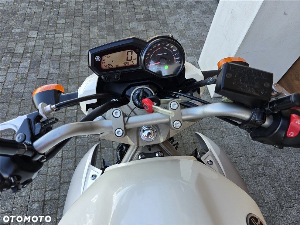 Yamaha XJ - 12