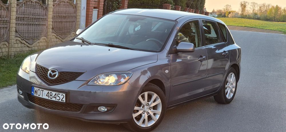 Mazda 3 1.6 Active + - 24
