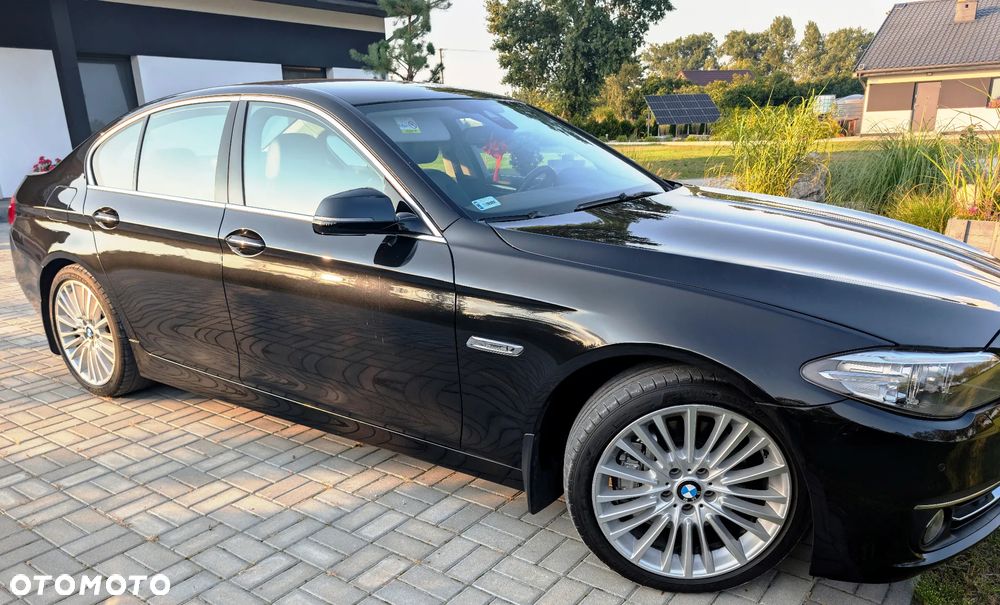 BMW Seria 5 525d xDrive Luxury Line - 10